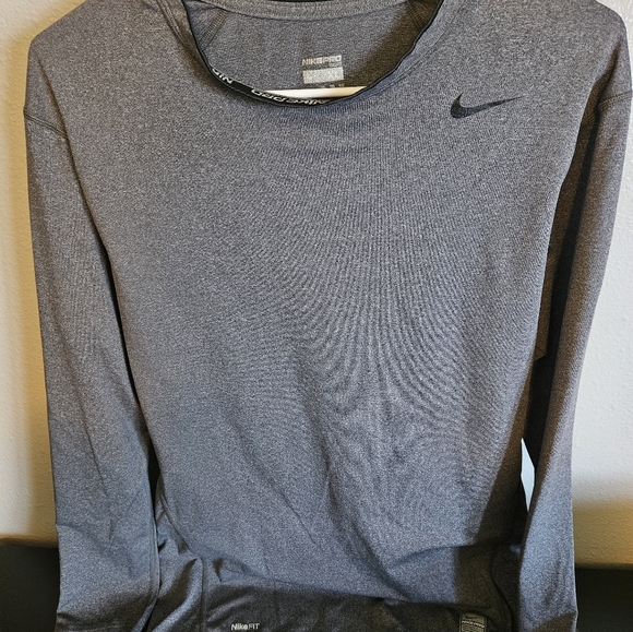 Nike Long Sleeve - Picture 1 of 4